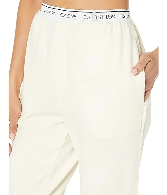 https://images.styletyx.com/images/one-faded-glory-lounge-joggers-calvin-klein-1105929712_3.webp