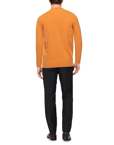https://images.styletyx.com/images/orange-knitted-sweater-04651-a-trip-in-a-bag-765746_3.webp