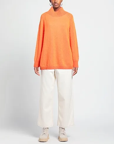 https://images.styletyx.com/images/orange-knitted-sweater-fabrizio-del-carlo-13307095_2.webp