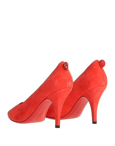 https://images.styletyx.com/images/orange-leather-pump-ferragamo-1578686_3.webp