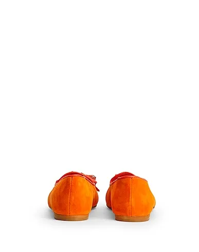 https://images.styletyx.com/images/orange-loafers-suede-tassel-slippers-8-by-yoox-12948964_5.webp