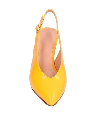 https://images.styletyx.com/images/orange-pump-fauzian-jeunesse-1433271_4.webp