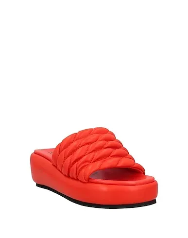 https://images.styletyx.com/images/orange-sandals-strategia-13628665_2.webp