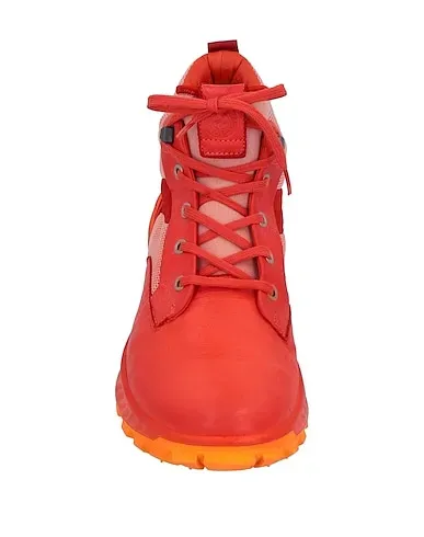 https://images.styletyx.com/images/orange-techno-fabric-boots-stone-island-3169863_4.webp