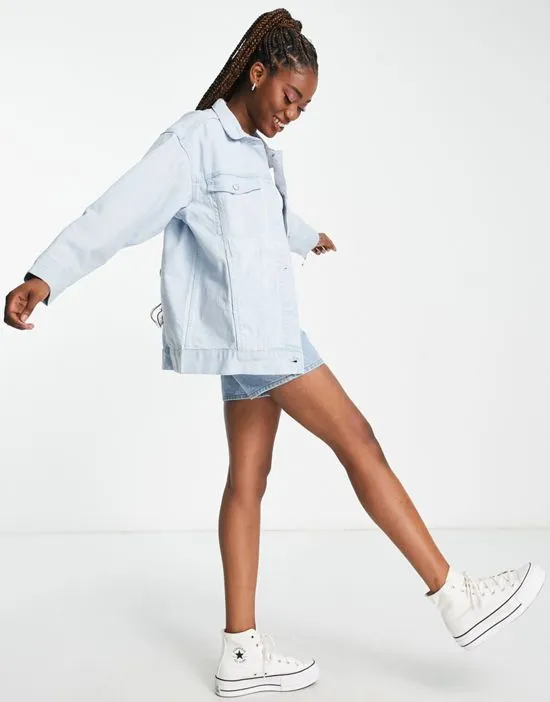 https://images.styletyx.com/images/oversize-denim-jacket-in-pale-blue-part-of-a-set-monki-1912133_4.webp