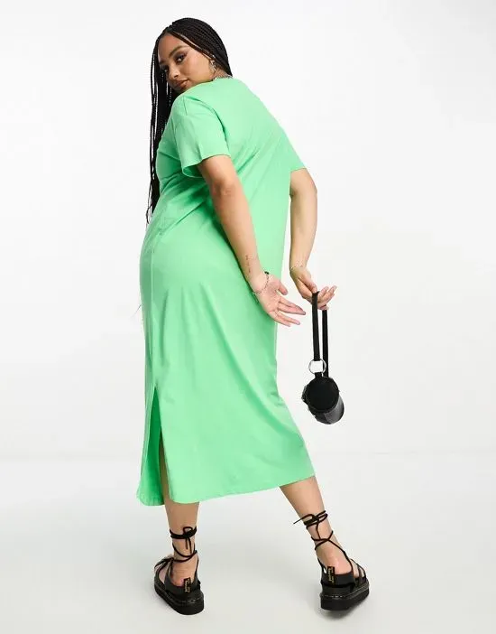 https://images.styletyx.com/images/oversized-maxi-t-shirt-dress-in-bright-green-only-curve-1003807211_2.webp