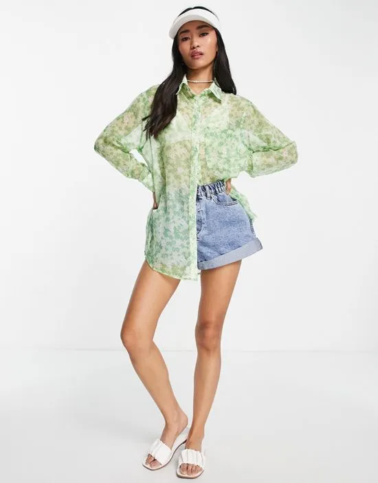 https://images.styletyx.com/images/oversized-mesh-shirt-in-apple-green-ditsy-print-glamorous-1891797_4.webp