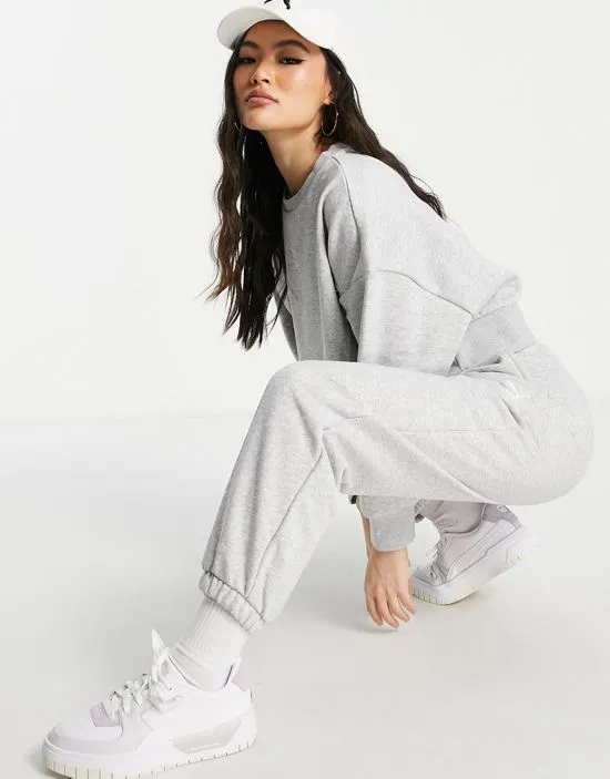https://images.styletyx.com/images/oversized-pleated-sweatpants-in-gray-exclusive-to-asos-puma-2033604_4.webp