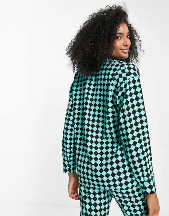 https://images.styletyx.com/images/oversized-shirt-in-teal-diamond-plaid-part-of-a-set-urban-threads-2429267_2.webp