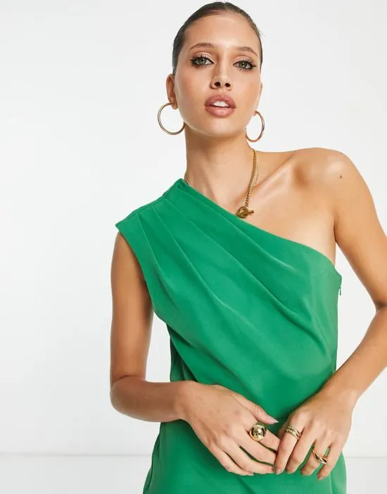 https://images.styletyx.com/images/padded-one-shoulder-split-maxi-dress-in-emerald-green-pretty-lavish-3112708_4.webp