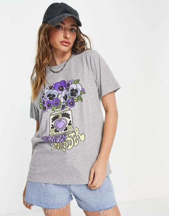 https://images.styletyx.com/images/pansy-motif-t-shirt-in-gray-heather-damson-madder-1881343_3.webp