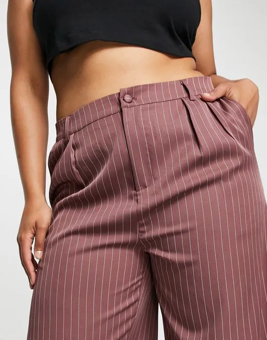 https://images.styletyx.com/images/pants-in-pink-pinstripe-missguided-plus-2773492_4.webp