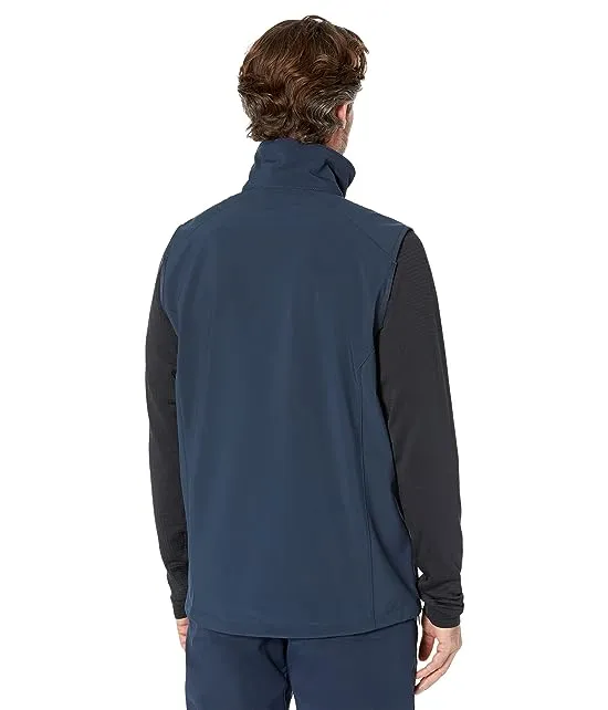 https://images.styletyx.com/images/paramount-softshell-vest-helly-hansen-2645374_2.webp