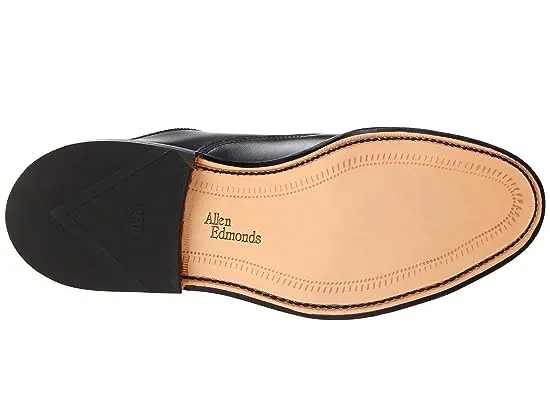https://images.styletyx.com/images/park-avenue-oxford-allen-edmonds-2485542_3.webp