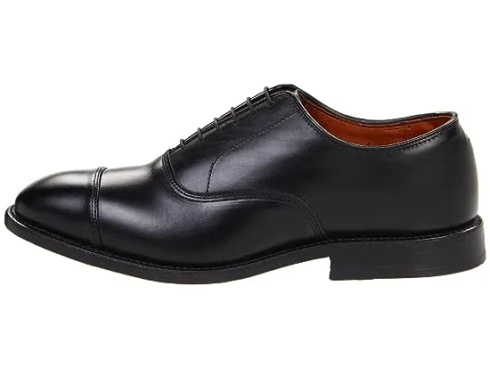 https://images.styletyx.com/images/park-avenue-oxford-allen-edmonds-2485542_4.webp