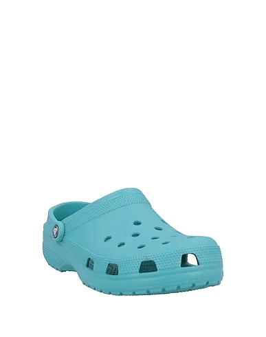 https://images.styletyx.com/images/pastel-blue-sandals-crocs-13356645_2.webp