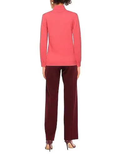 https://images.styletyx.com/images/pastel-pink-knitted-turtleneck-aquascutum-2277533_3.webp