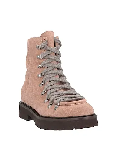 https://images.styletyx.com/images/pastel-pink-leather-ankle-boot-doucal-s-1224059586_2.webp