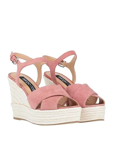 https://images.styletyx.com/images/pastel-pink-sandals-sergio-rossi-664567_2.webp