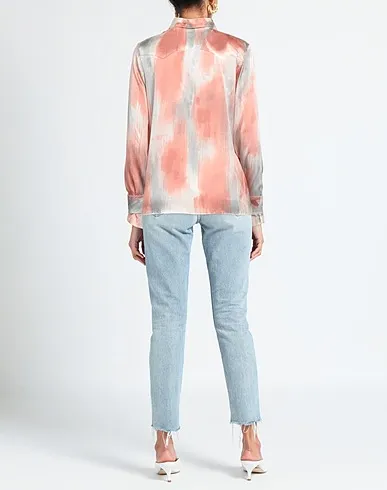 https://images.styletyx.com/images/pastel-pink-satin-patterned-shirts-blouses-giorgio-brato-12931347_3.webp
