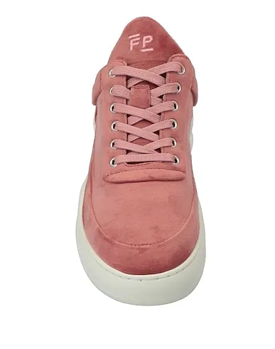 https://images.styletyx.com/images/pastel-pink-velvet-sneakers-filling-pieces-13077058_4.webp