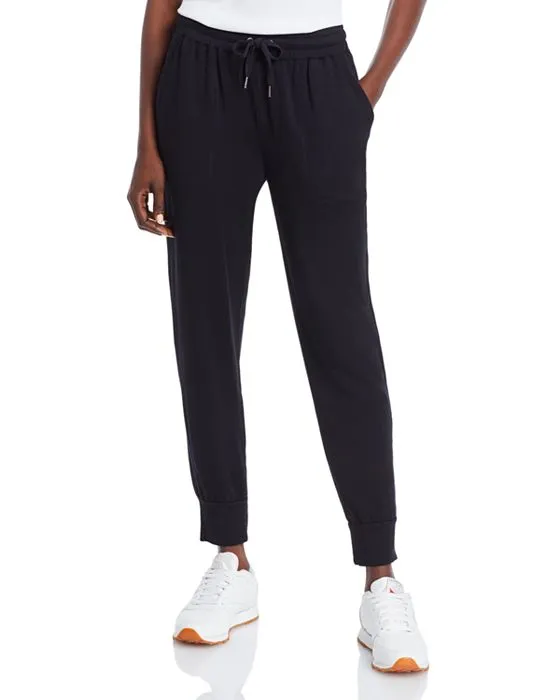 https://images.styletyx.com/images/patch-pocket-sweatpants-splendid-2179989_1.webp