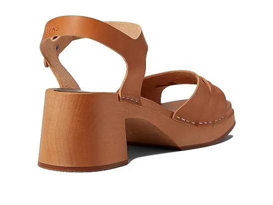 https://images.styletyx.com/images/peep-toe-sandal-swedish-hasbeens-2764003_5.webp