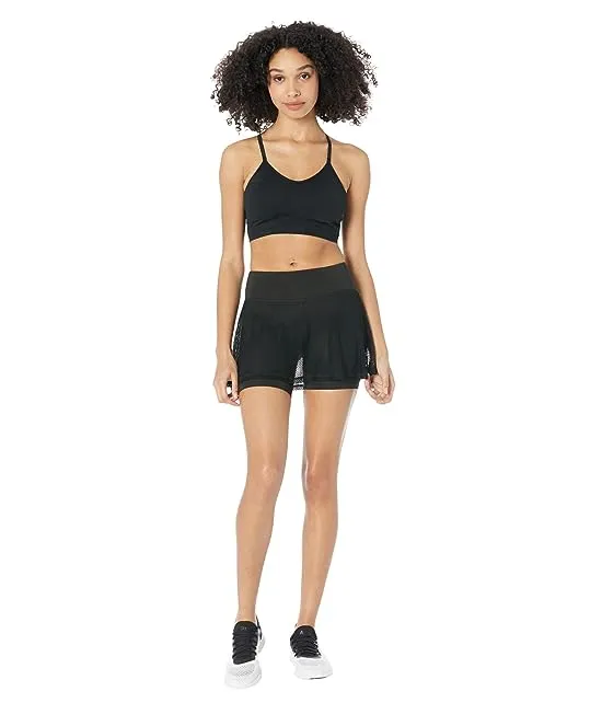 https://images.styletyx.com/images/performance-skort-heroine-sport-2045585_4.webp