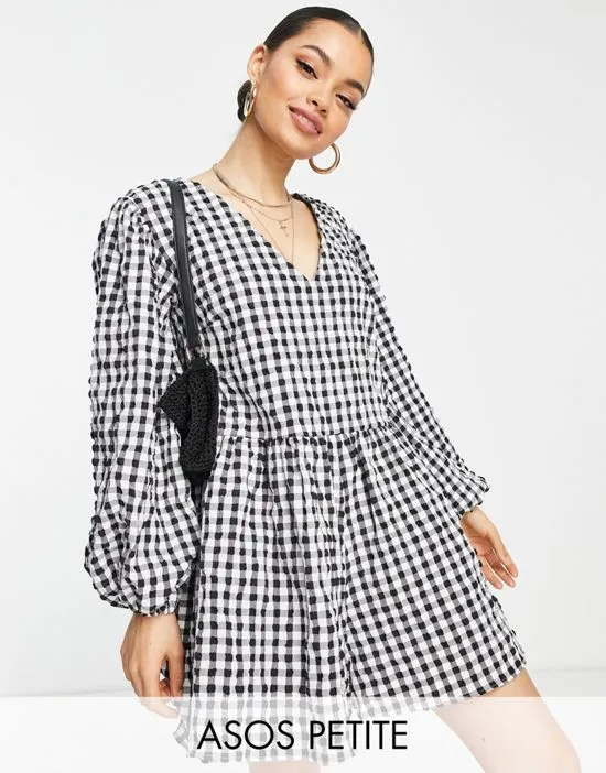 https://images.styletyx.com/images/petite-puff-sleeve-smock-romper-in-black-gingham-asos-design-1753424_1.webp