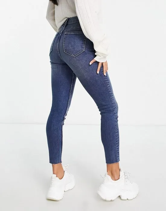 https://images.styletyx.com/images/petite-skinny-jeans-in-mid-wash-miss-selfridge-13250523_2.webp