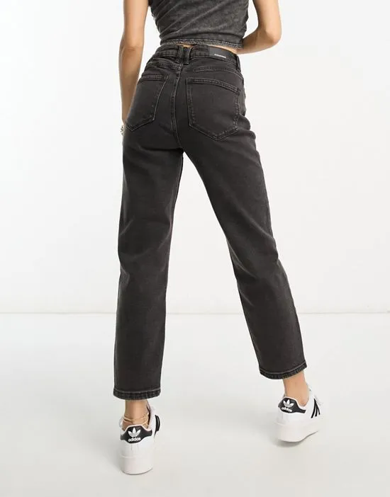 https://images.styletyx.com/images/petite-slim-mom-jean-with-stretch-in-black-stradivarius-799626524_2.webp