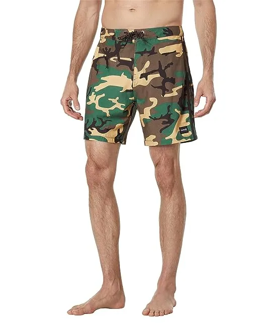 https://images.styletyx.com/images/phantom-tailgate-18-boardshorts-hurley-13056032_1.webp
