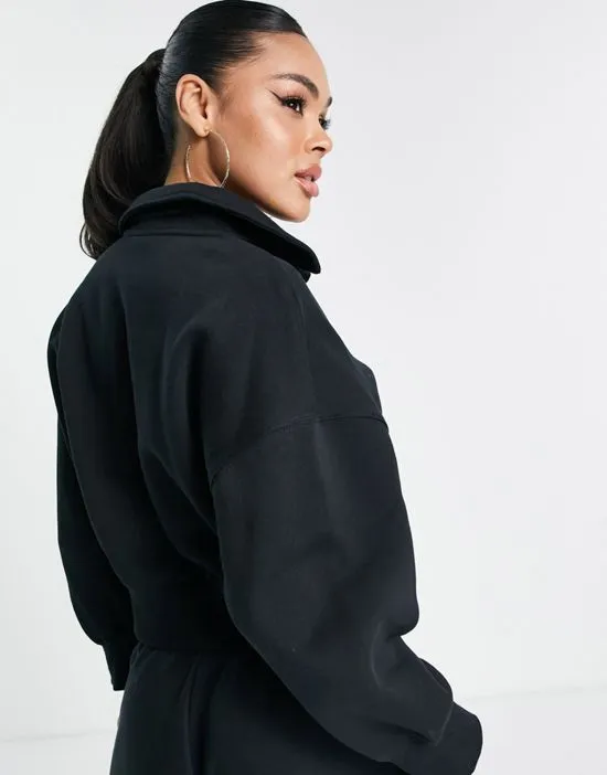 https://images.styletyx.com/images/phoenix-fleece-cropped-polo-sweatshirt-in-black-nike-13074153_2.webp
