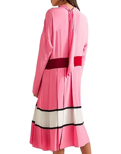 https://images.styletyx.com/images/pink-crepe-midi-dress-marni-13036889_2.webp