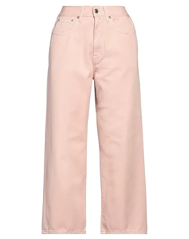 https://images.styletyx.com/images/pink-denim-denim-pants-people-3267113_1.webp