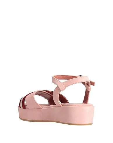 https://images.styletyx.com/images/pink-leather-sandals-bally-873821993_3.webp