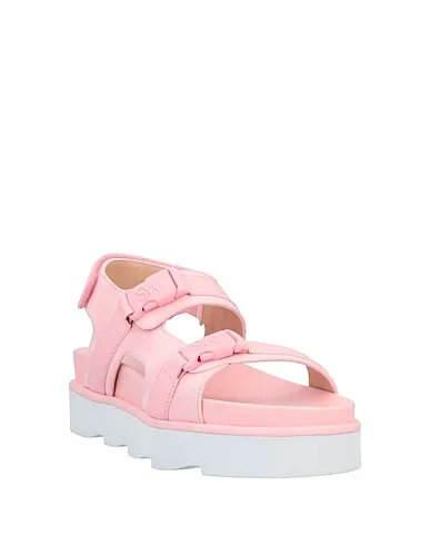 https://images.styletyx.com/images/pink-leather-sandals-stuart-weitzman-2917791_2.webp
