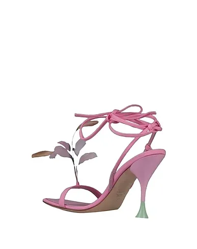 https://images.styletyx.com/images/pink-plain-weave-sandals-3juin-3052342_3.webp