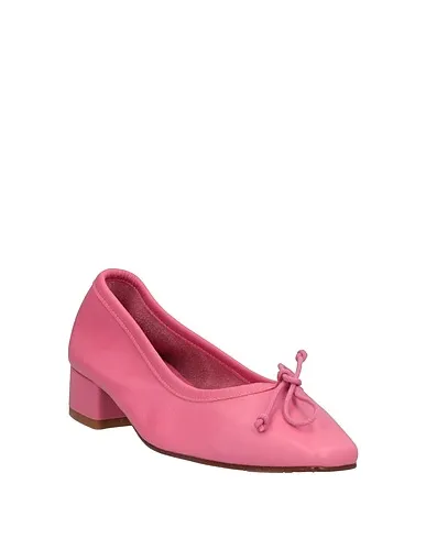 https://images.styletyx.com/images/pink-pump-about-arianne-13052202_2.webp