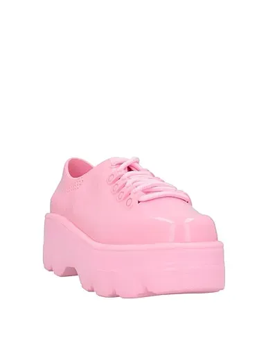 https://images.styletyx.com/images/pink-sneakers-melissa-1724786_2.webp