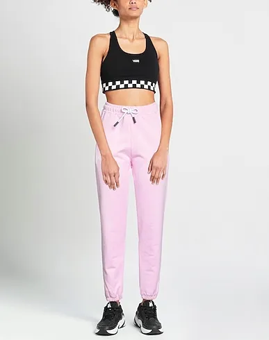 https://images.styletyx.com/images/pink-sweatshirt-casual-pants-disclaimer-1961716522_2.webp
