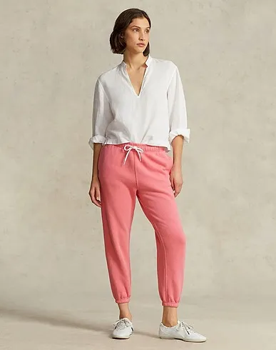 https://images.styletyx.com/images/pink-sweatshirt-casual-pants-ralph-lauren-12971902_2.webp