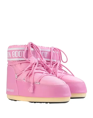 https://images.styletyx.com/images/pink-techno-fabric-ankle-boot-moon-boot-classic-low-2-moon-boot-12993332_2.webp