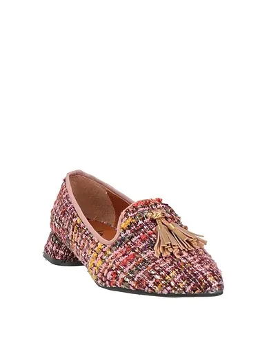https://images.styletyx.com/images/pink-tweed-loafers-islo-isabella-lorusso-1005299293_2.webp