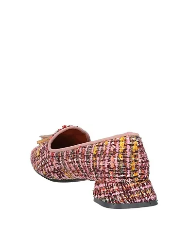 https://images.styletyx.com/images/pink-tweed-loafers-islo-isabella-lorusso-1005299293_3.webp