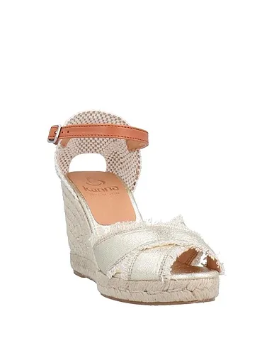 https://images.styletyx.com/images/platinum-canvas-espadrilles-kanna-1066712_2.webp
