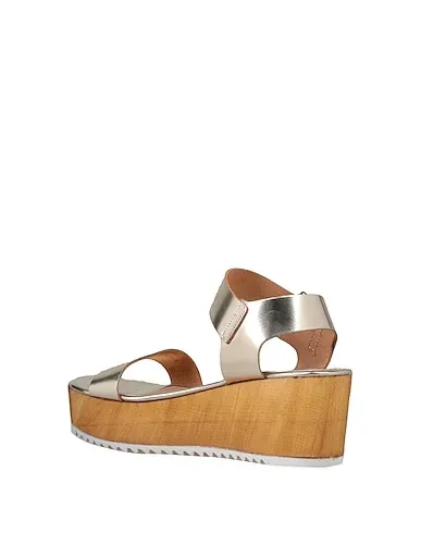 https://images.styletyx.com/images/platinum-leather-sandals-steve-madden-13155859_3.webp