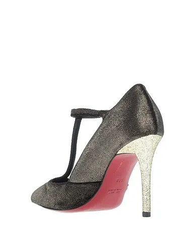 https://images.styletyx.com/images/platinum-velvet-pump-couture-2173402_3.webp