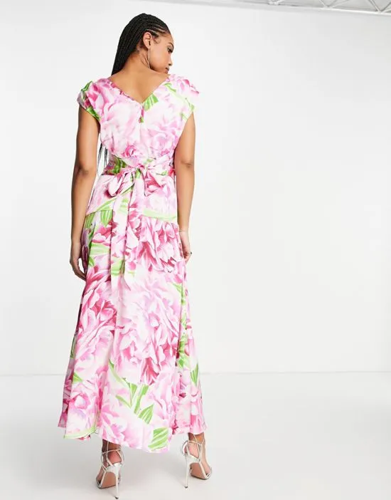 https://images.styletyx.com/images/plunge-front-maxi-dress-in-green-and-pink-floral-liquorish-1953908_2.webp