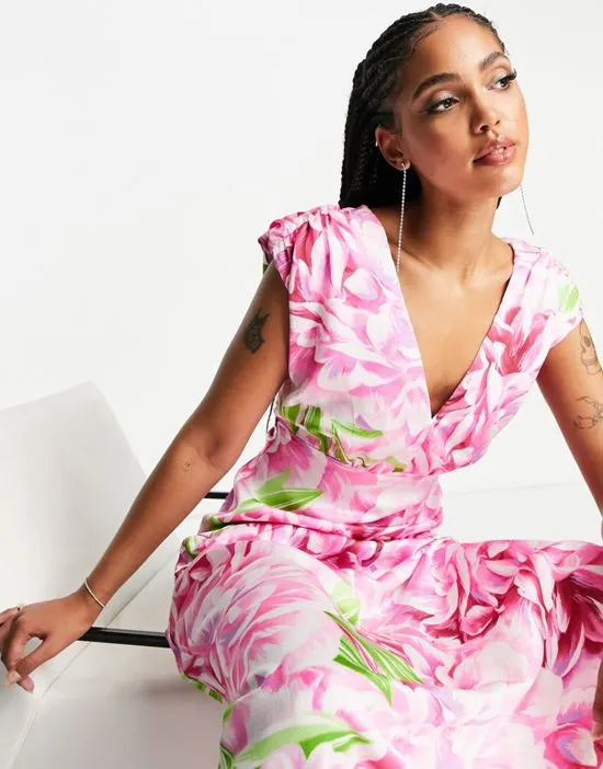 https://images.styletyx.com/images/plunge-front-maxi-dress-in-green-and-pink-floral-liquorish-1953908_3.webp